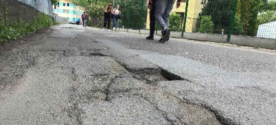 INTERWENCJA. Tak wygląda ul. Cegielniana w Sanoku. „Najgorsza droga w mieście?” (VIDEO, ZDJĘCIA)