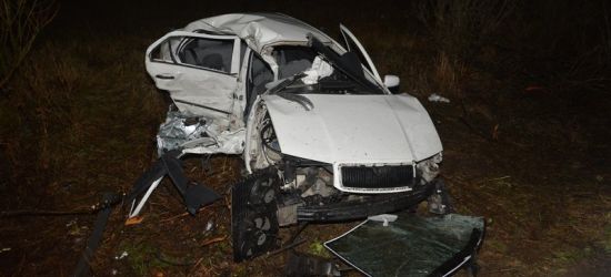 Groźny wypadek osobowego z dostawczym. Poważne obrażenia poszkodowanych (FOTO)