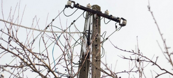 PODKARPACIE. Paralotniarz zaczepił o przewody energetyczne