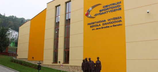 Otwarcie Powszechnego Punktu Szczepień w hali Uczelni Państwowej w Sanoku