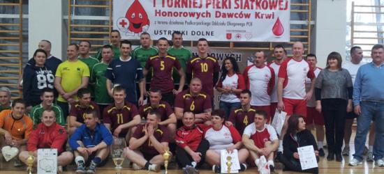 Honorowi krwiodawcy zmierzyli siły podczas I Turnieju Piłki Siatkowej