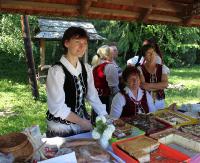Słońce zaświeciło, muzyka zabrzmiała, tysiące ludzi odwiedziło Jarmark Folklorystyczny (ZDJĘCIA)