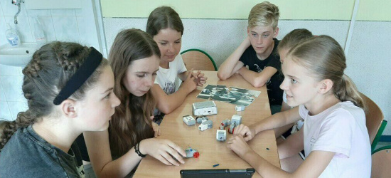 GMINA SANOK: Wakacyjna przygoda z robotyką (ZDJĘCIA)