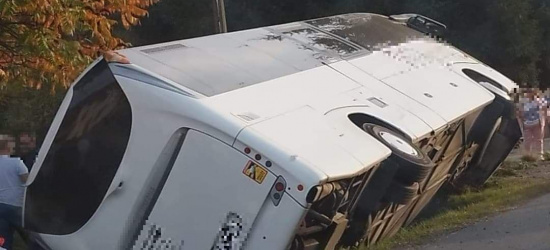Wypadek autokaru! Służby w akcji! DROGA ZABLOKOWANA!