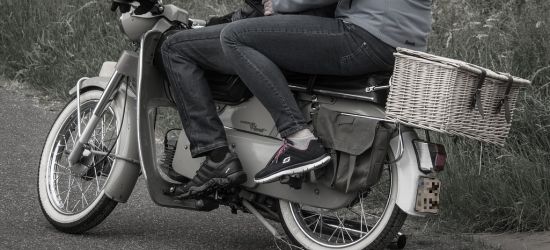 POWIAT SANOCKI: Pijany jechał motorowerem. Wiózł kolegę