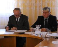 DZISIAJ: Sesja Rady Miejskiej w Zagórzu. Dopłaty do wody i ścieków, zmiany w budżecie oraz strategia rozwoju wsi Mokre