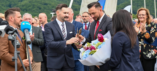 Burmistrz Sanoka z nagrodą „Skrzydła Rozwoju Biznesu”