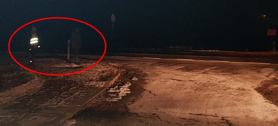 Sanoccy policjanci apelują! Elementy odblaskowe ratują życie!