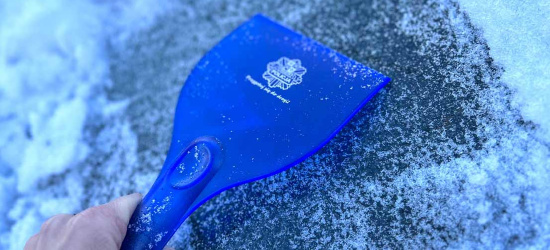 Za źle odśnieżone auto grozi mandat do trzech tysięcy złotych