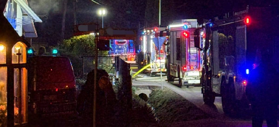 ZAGÓRZ: Groźny pożar garażu przy budynku mieszkalnym [ZDJĘCIA]