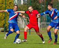 Bramka samobójcza w doliczonym czasie gry daje LKS-owi Pisarowce trzy punkty (SKRÓT MECZU, ZDJĘCIA)