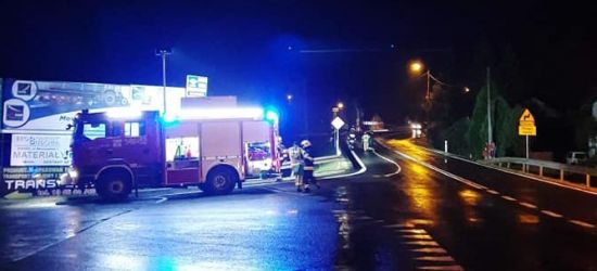 ZAGÓRZ: Samochód uderzył w bariery (ZDJĘCIA)
