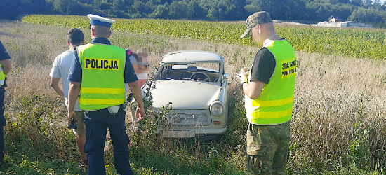 Wypadek w Zabłotcach i pięciolatek zaplątany w pasy (FOTO)
