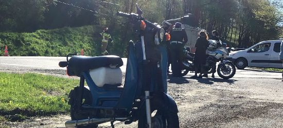 ZAHUTYŃ. Zderzenie osobówki z motorowerem. Kierowca w szpitalu (VIDEO, ZDJĘCIA)