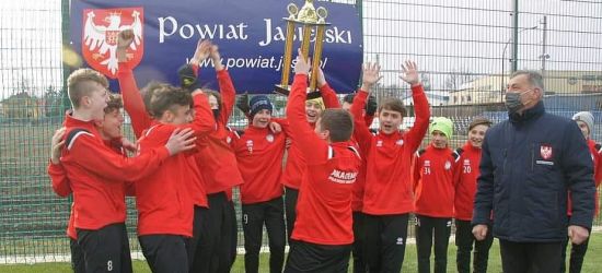 Trampkarze Akademii Piłkarskiej WIKI Sanok wygrywają Spring Cup! (FOTO)