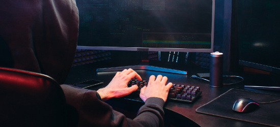BRZOZÓW. Małżeństwo straciło 9 tys. złotych. Uwaga na internetowe zakupy!