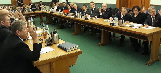 Sesja w powiecie. Porządek obrad, projekty uchwał