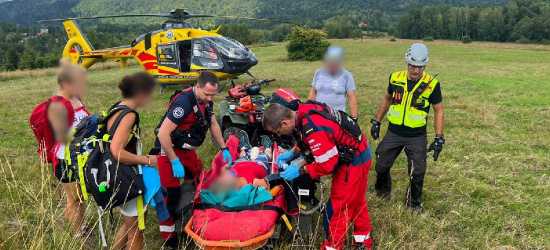 BIESZCZADY. „Dziura w brzuchu” po ataku nożem! Mężczyzna w szpitalu (FOTO)
