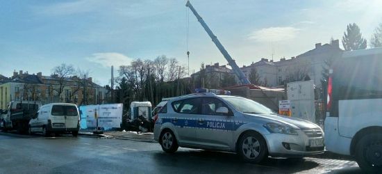 SANOK: Wypadek na budowie. 200 kg słupem uderzony w głowę