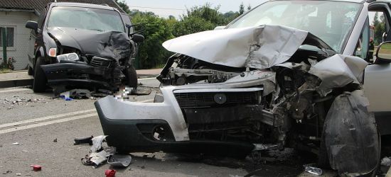 WYPADEK W PISAROWCACH: Rozległe obrażenia poszkodowanych (FOTO)