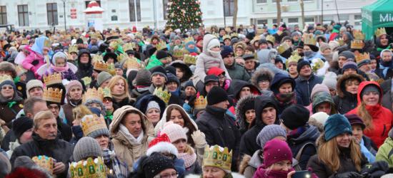 Świąteczne występy uczniów z Nowotańca zachwyciły publiczność. Zacięty „pojedynek” wójta z radnym (FILM, ZDJĘCIA)