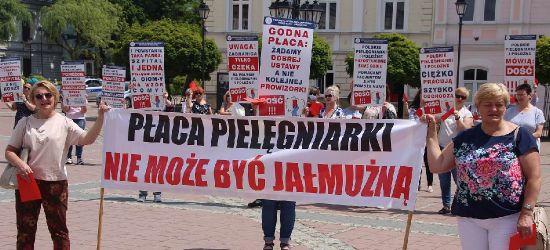 SANOK. Pielęgniarki mają dość! „To walka o przyszłość sanockiego pacjenta” (VIDEO, ZDJĘCIA)