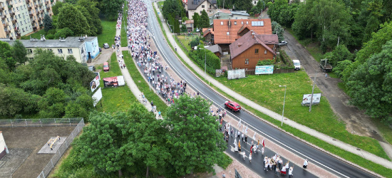 Boże Ciało w Sanoku. Tłumy na procesji eucharystycznej (VIDEO, ZDJĘCIA)