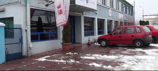 AKTUALIZACJA: Kolejki pod PKPS w Sanoku. Żywność można odbierać do końca tygodnia (FILM)