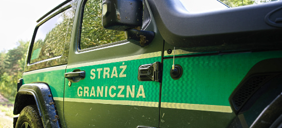 Turystka zgubiła się w lesie, odnalazła ją Straż Graniczna