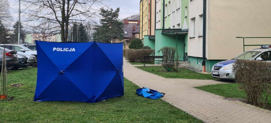 Ciało mężczyzny ujawnione na Błoniach w Sanoku (FOTO)