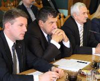 JUTRO SESJA: O zasadach używania herbu powiatowego, likwidacji Regionalnego Centrum Rozwoju Edukacji Gimnazjum dla Dorosłych oraz zmiany w budżecie
