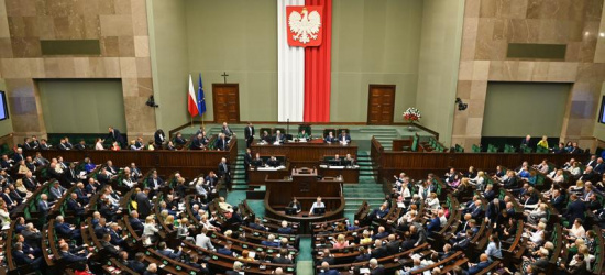 Szykowane kolejne podwyżki dla polityków! O ile wzrosną ich pensje?