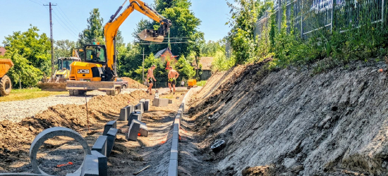 Trwają intensywne prace związane z infrastruktura drogową w gminie Sanok (ZDJĘCIA)