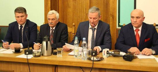 WTOREK: Nadzwyczajna sesja w powiecie