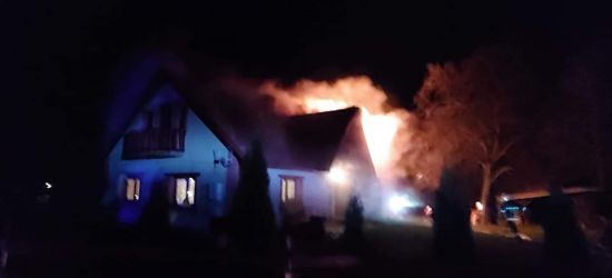 BIESZCZADY: Pożar domu w Berezce. Akcja strażaków (FOTO)
