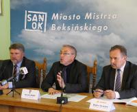 SANOK: Konferencja prasowa w Urzędzie Miasta. Inwestycje drogowe tematem przewodnim (FILM, ZDJĘCIA)