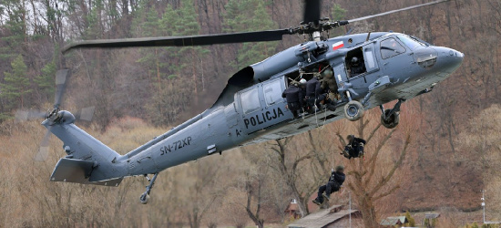 Black Hawk nad Bieszczadami. Policyjni kontrterroryści w akcji (VIDEO, FOTO)