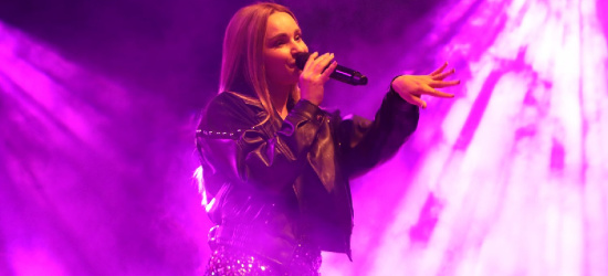 GMINA SOLINA: Ewelina Lisowska rozgrzała publiczność! (FOTORELACJA)