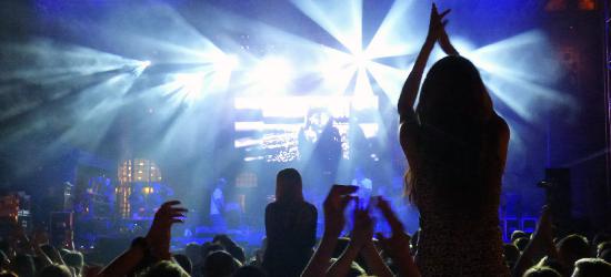 IMPREZOWY ROZKŁAD JAZDY: Wielki Piknik Rodzinny w skansenie, Artur Andrus, otwarcie basenów i kinowe nowości