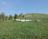 AKTUALIZACJA BIESZCZADY: W Żernicy Wyżnej rozbił się szybowiec. Dwie osoby są ranne (ZDJĘCIA)