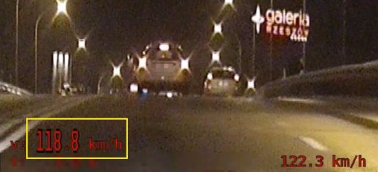 PODKARPACIE: Jechał 118 km/h przez centrum miasta! (VIDEO)