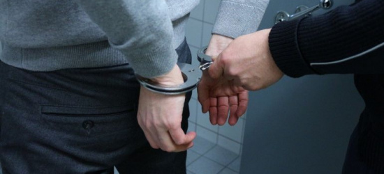 REGION. Kijem bejsbolowym pobili dwóch mężczyzn. Odpowiedzą przed sądem
