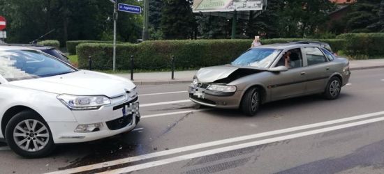 UWAGA: Stłuczka na ul. Jagiellońskiej (ZDJĘCIA)