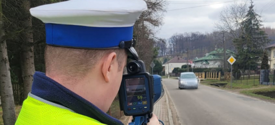 SANOK: Policjanci ruchu drogowego dbają o bezpieczeństwo