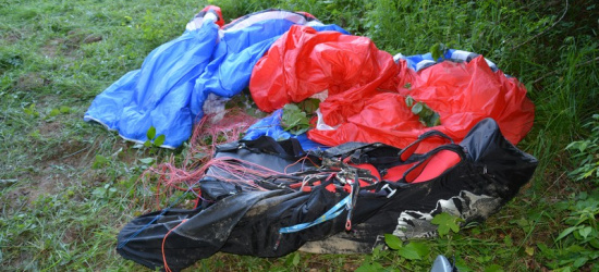 PODKARPACIE. Wypadek paralotniarza. Poważne obrażenia (FOTO)