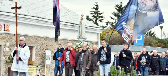 „Męski Różaniec” świadectwem wiary. Tradycyjna procesja w Sanoku (VIDEO, ZDJĘCIA)
