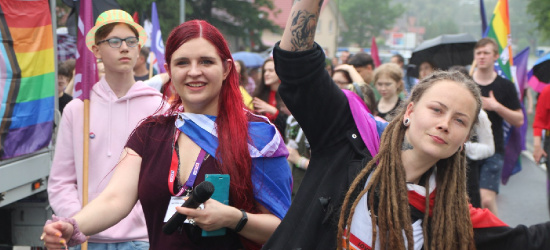 Historyczny marsz równości przeszedł ulicami Sanoka. Potężne siły policyjne! (VIDEO, FOTORELACJA)