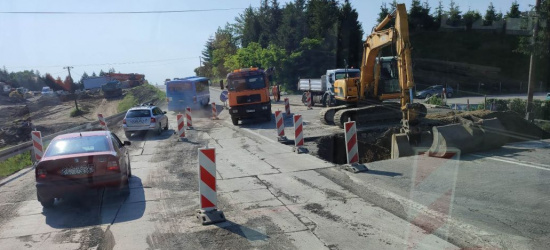 Roboty drogowe na trasie Sanok-Zagórz. Spore utrudnienia (FOTO)