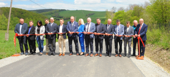 Droga w Bieszczady ,,załatana”! Nowa jakość w gminie Komańcza (ZDJĘCIA)