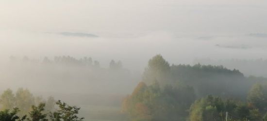 Poranna mgła otula Bykowce (FOTO)